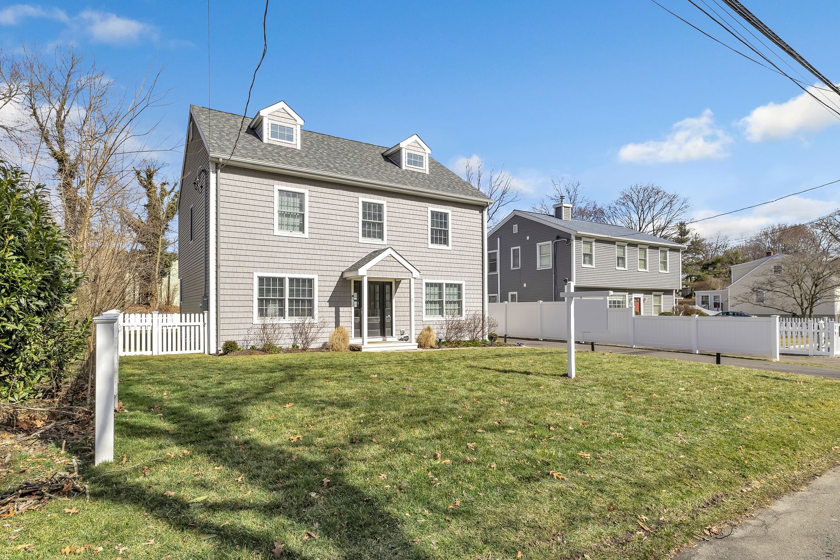 Property for Sale at 31 Maple Street, Darien, Connecticut - Bedrooms: 4 
Bathrooms: 3 
Rooms: 9  - $1,250,000