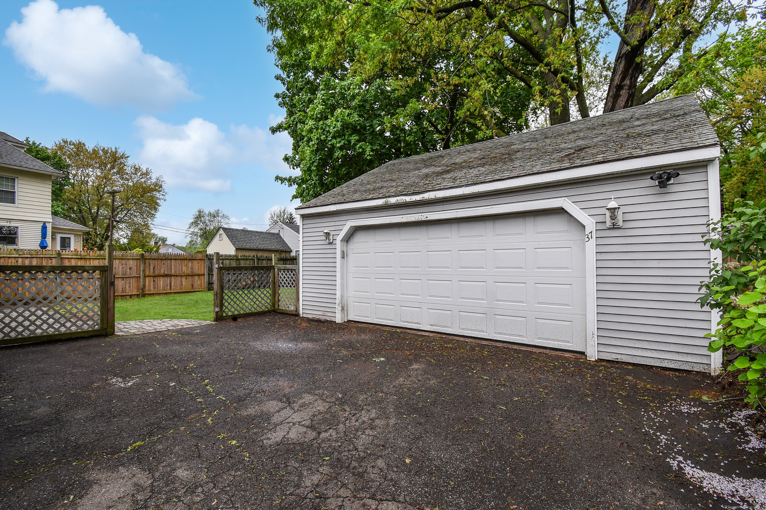 37 Naubuc Avenue, East Hartford, Connecticut image 24