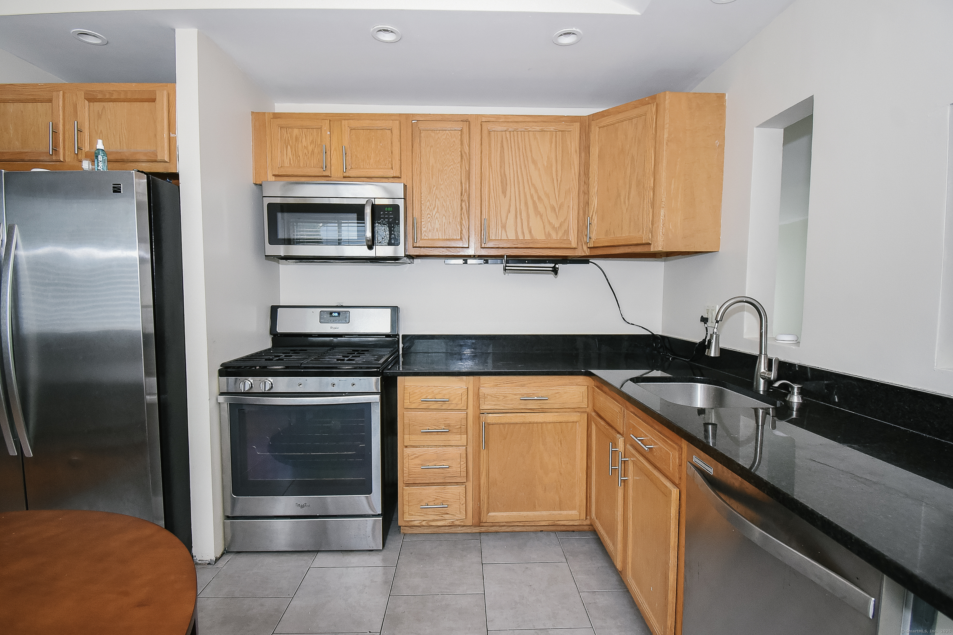 37 Naubuc Avenue, East Hartford, Connecticut image 10