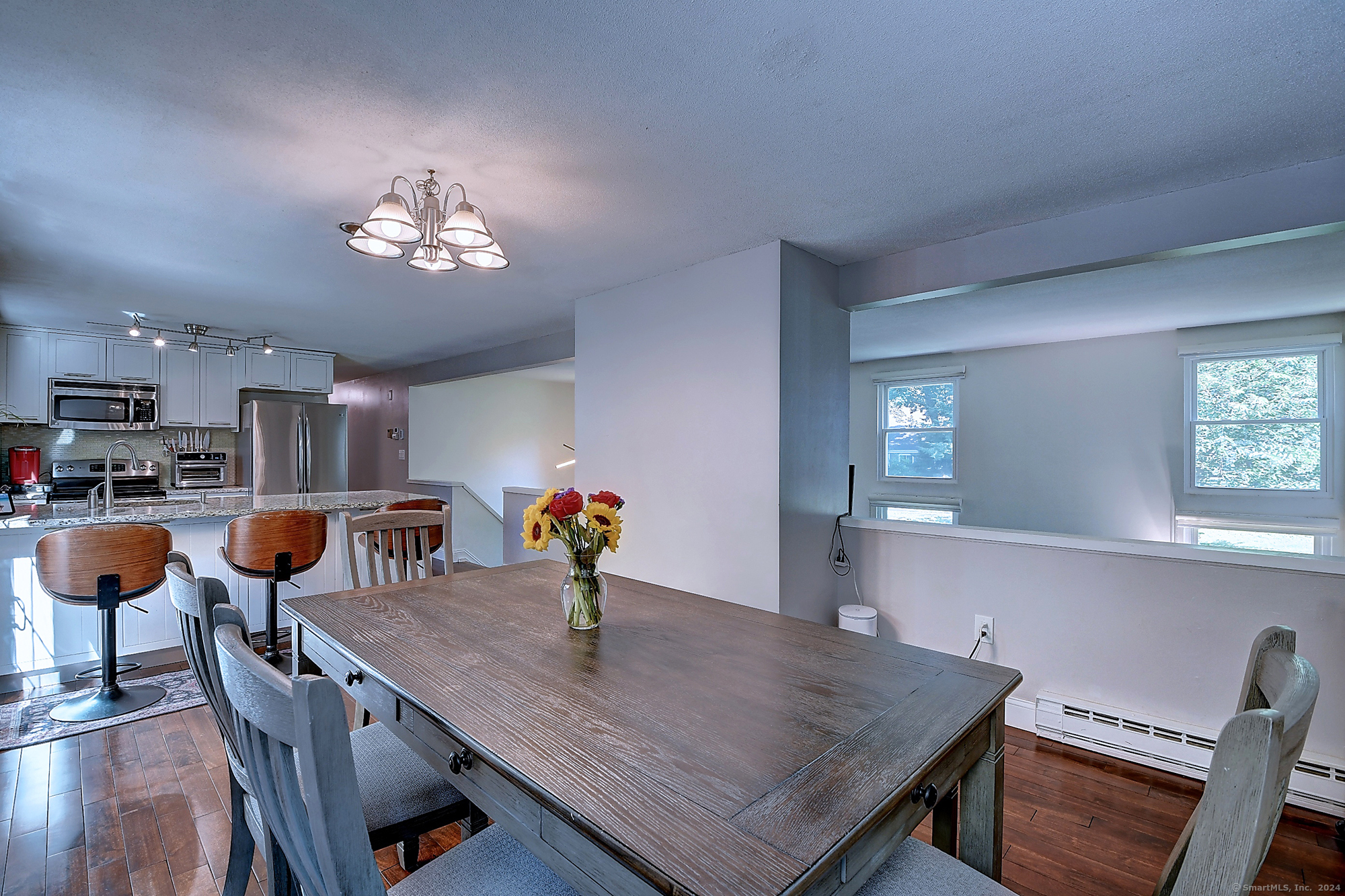 Glastonbury, Connecticut 06033, United States, 3 Bedrooms Bedrooms, ,2 BathroomsBathrooms,Residential,Active,185621