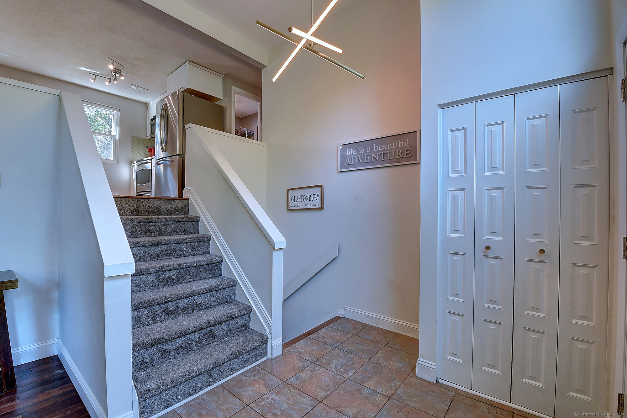 Glastonbury, Connecticut 06033, United States, 3 Bedrooms Bedrooms, ,2 BathroomsBathrooms,Residential,Active,185621