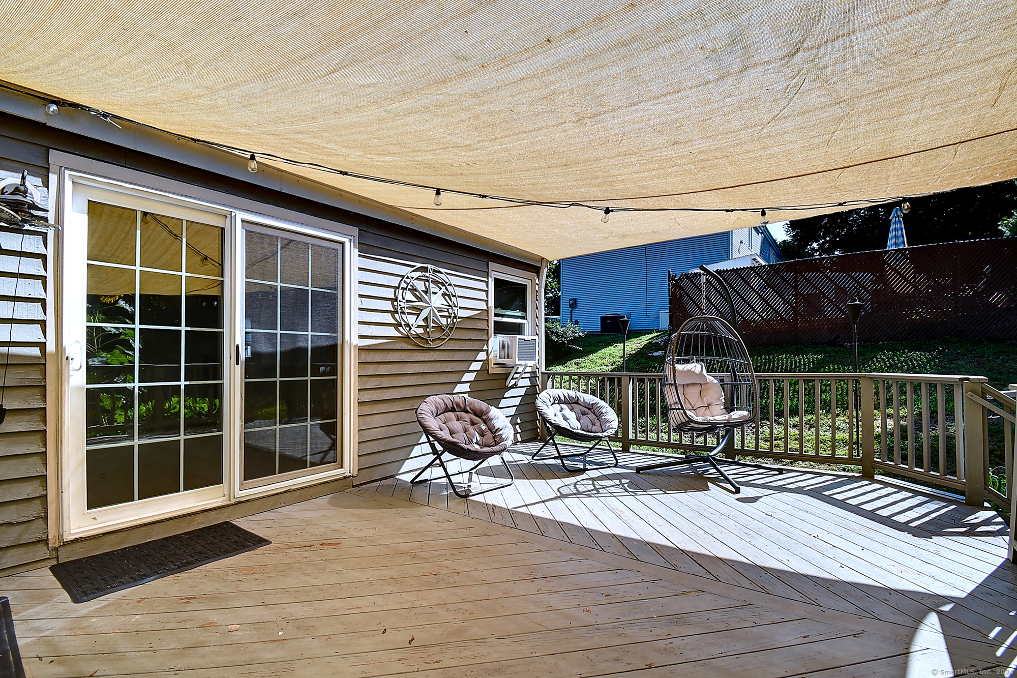 Glastonbury, Connecticut 06033, United States, 3 Bedrooms Bedrooms, ,2 BathroomsBathrooms,Residential,Active,185621