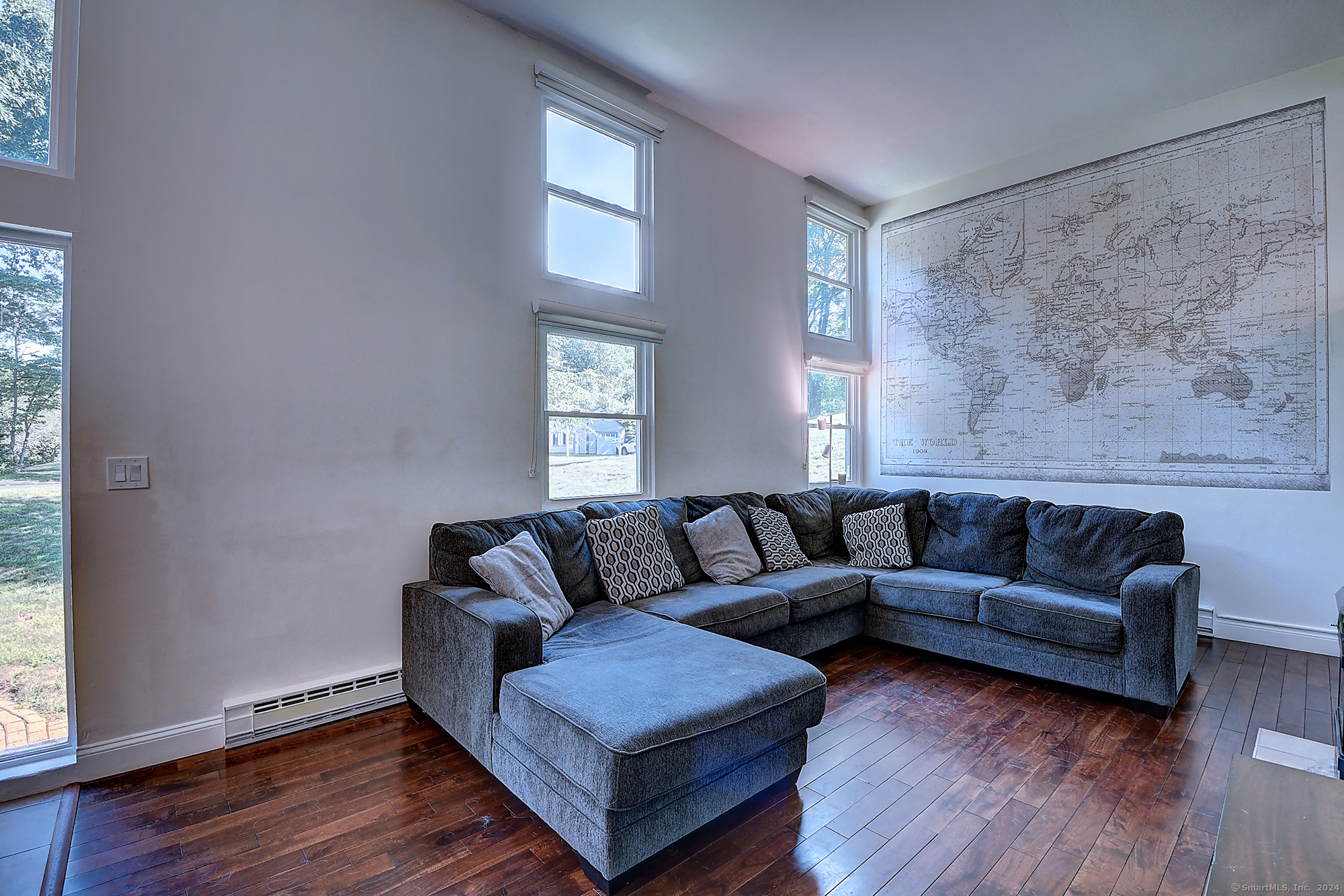 Glastonbury, Connecticut 06033, United States, 3 Bedrooms Bedrooms, ,2 BathroomsBathrooms,Residential,Active,185621