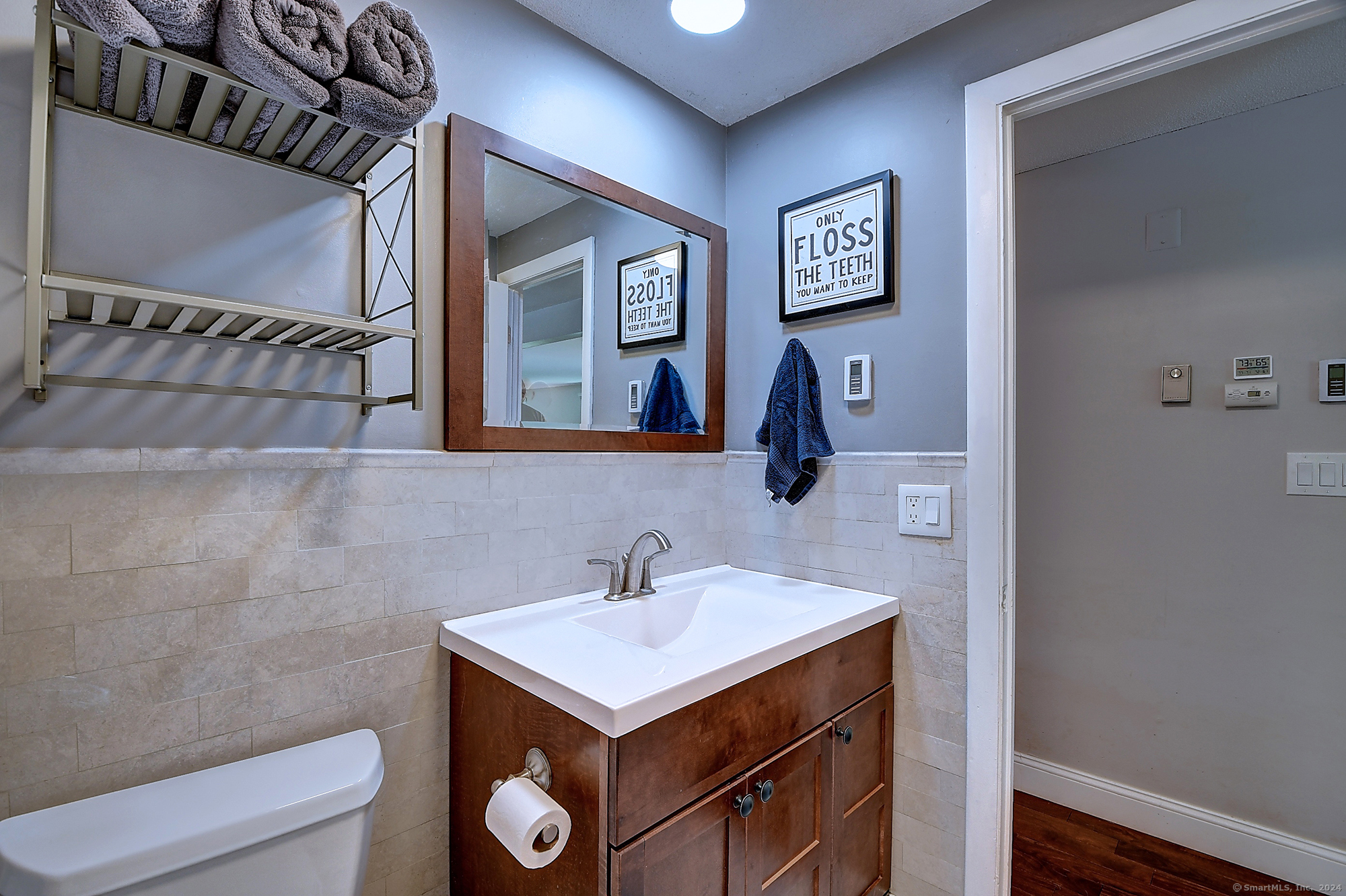 Glastonbury, Connecticut 06033, United States, 3 Bedrooms Bedrooms, ,2 BathroomsBathrooms,Residential,Active,185621