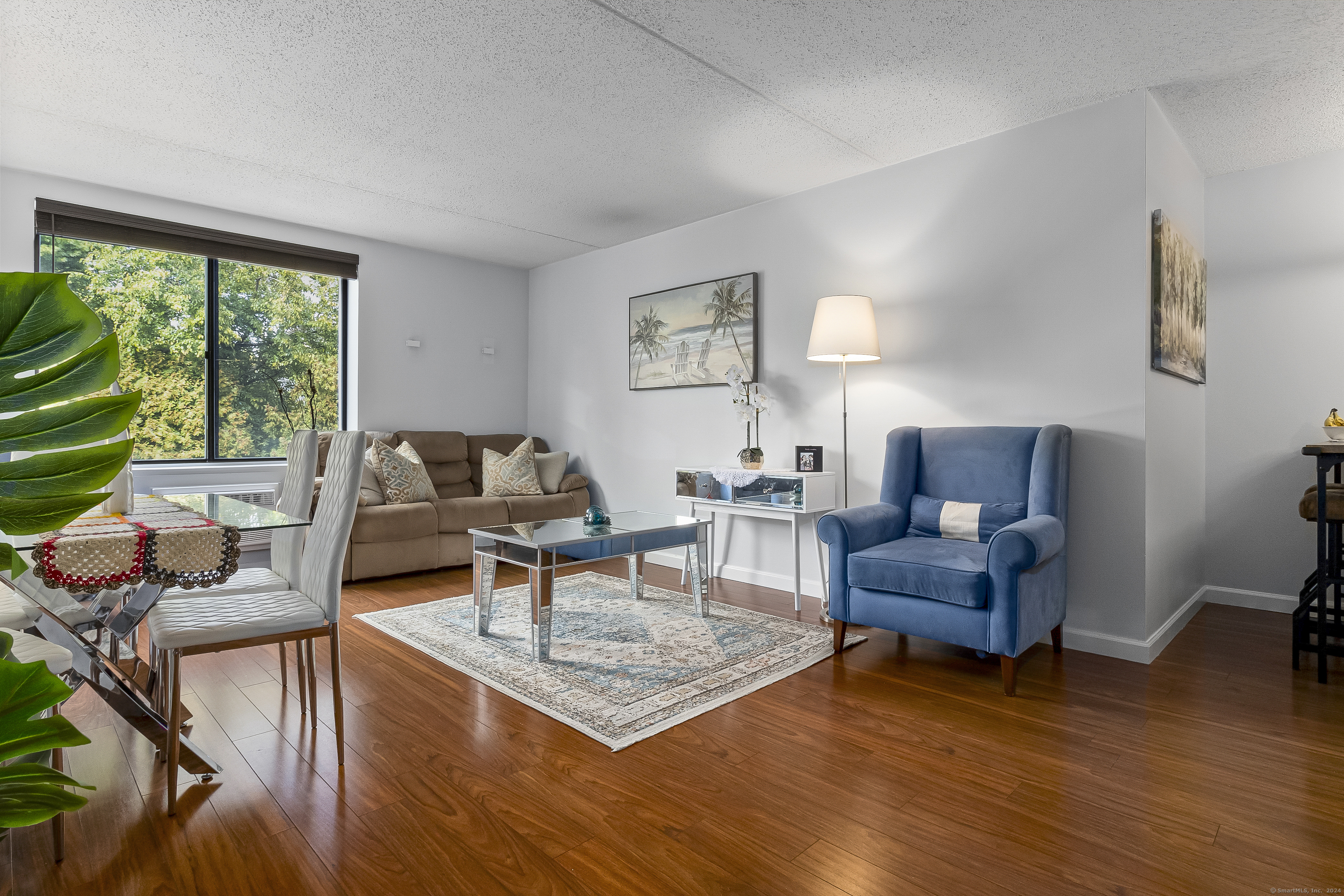 1535 East Putnam Avenue APT 202