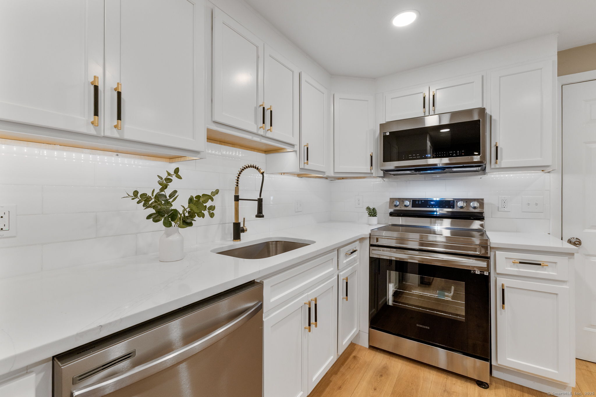 550 Governors Highway, South Windsor, Connecticut image 3