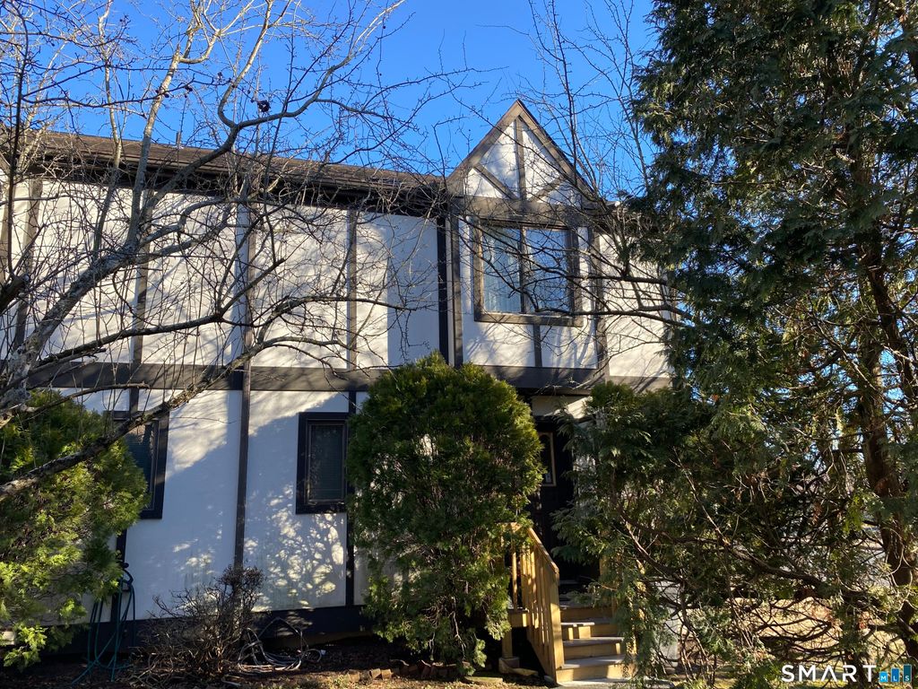 Photo of 204 New Haven Avenue #8H, Derby, CT 06418 (MLS # 24149380)