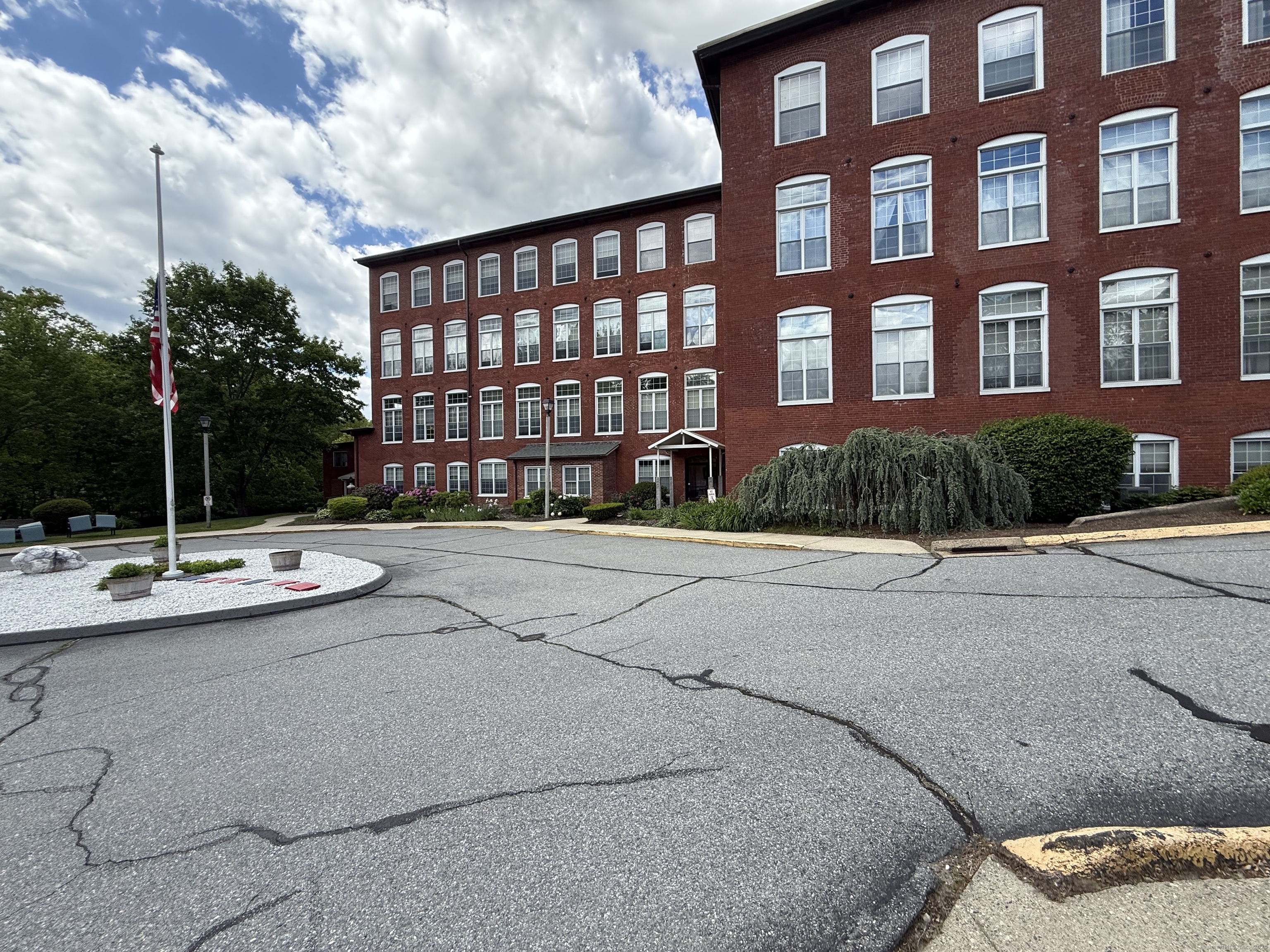 45 Main Street #APT 401, Plainfield, Connecticut image 2