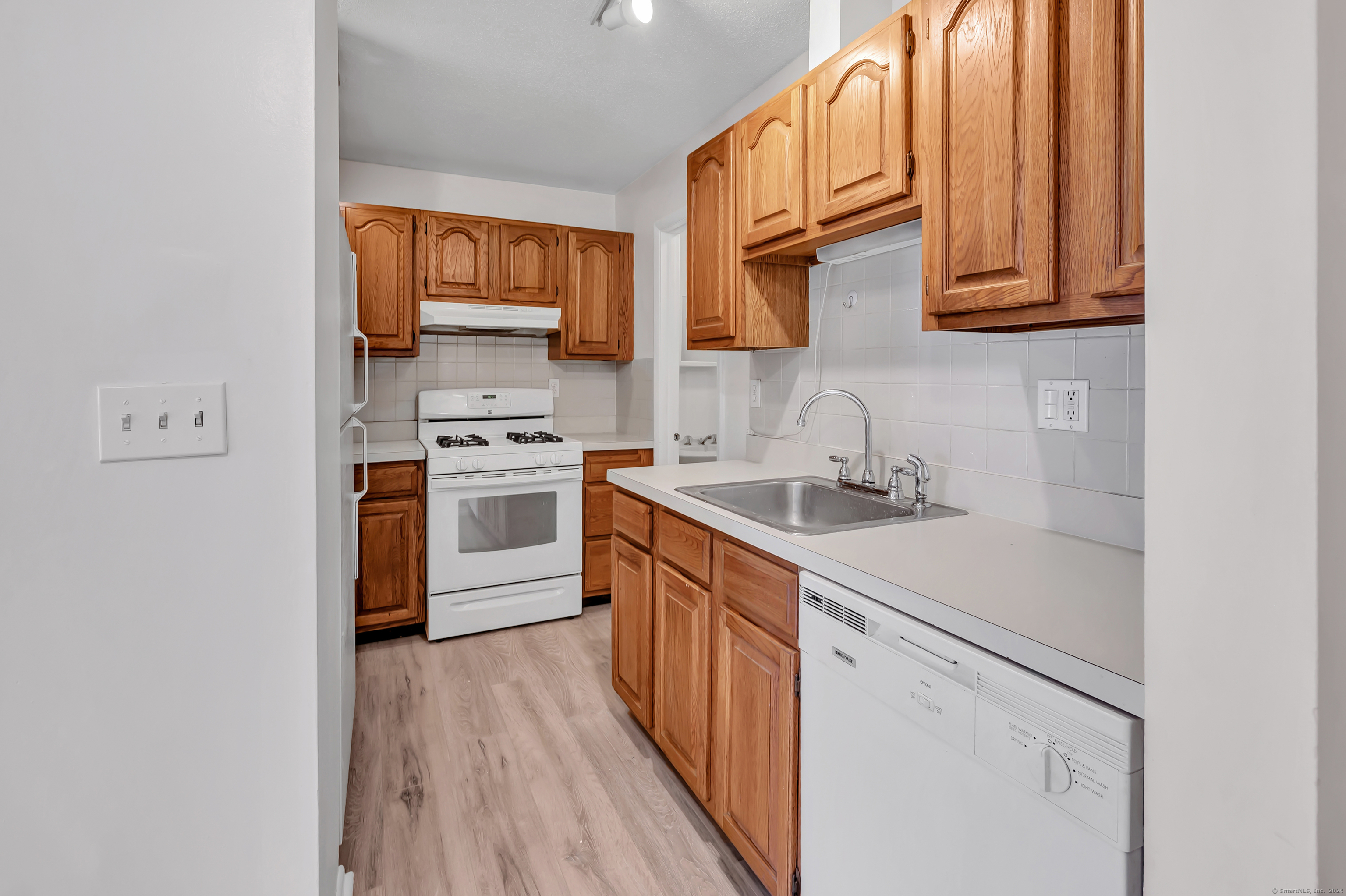 3370 Madison Avenue #10B, Bridgeport, Connecticut image 9