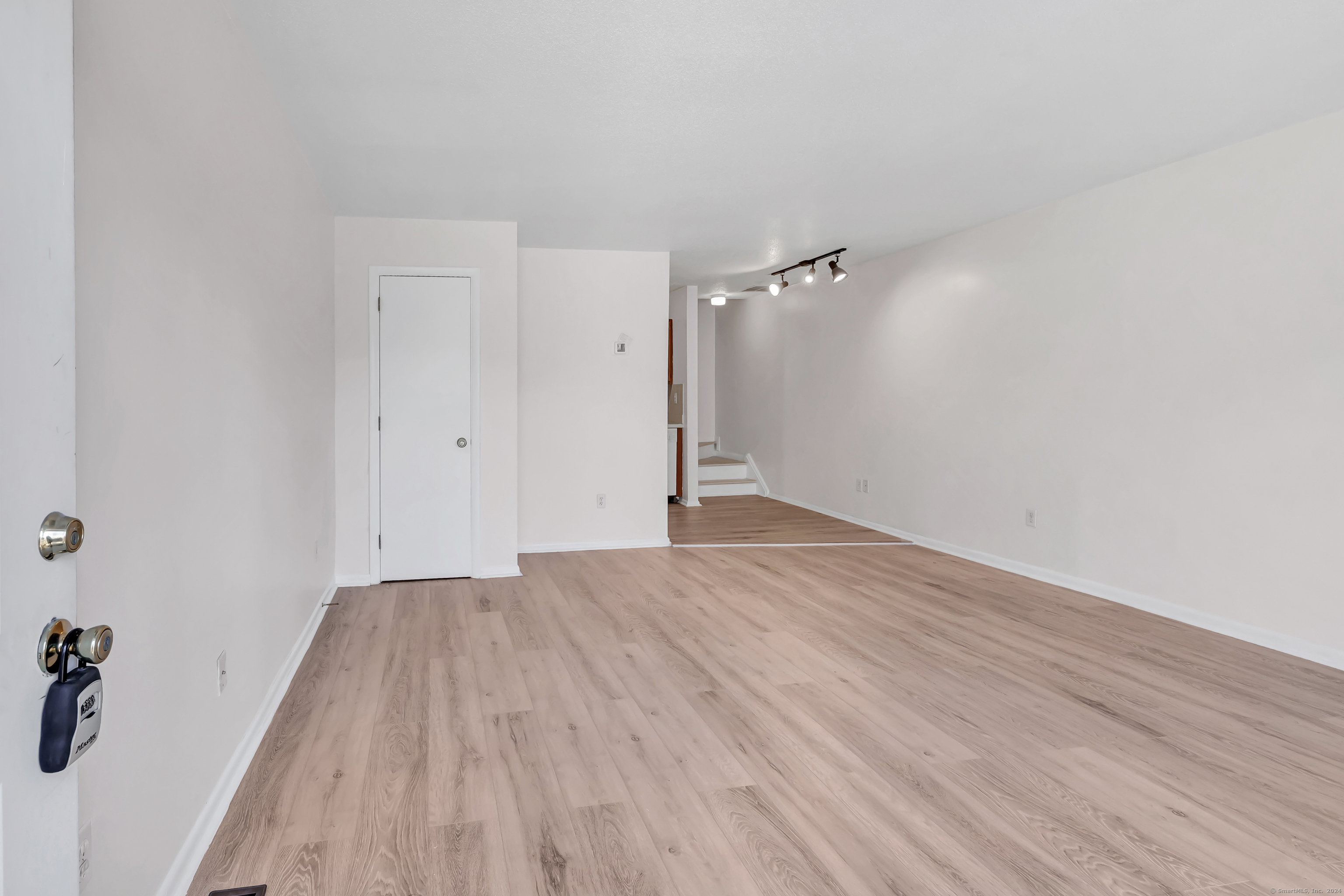 3370 Madison Avenue #10B, Bridgeport, Connecticut image 3