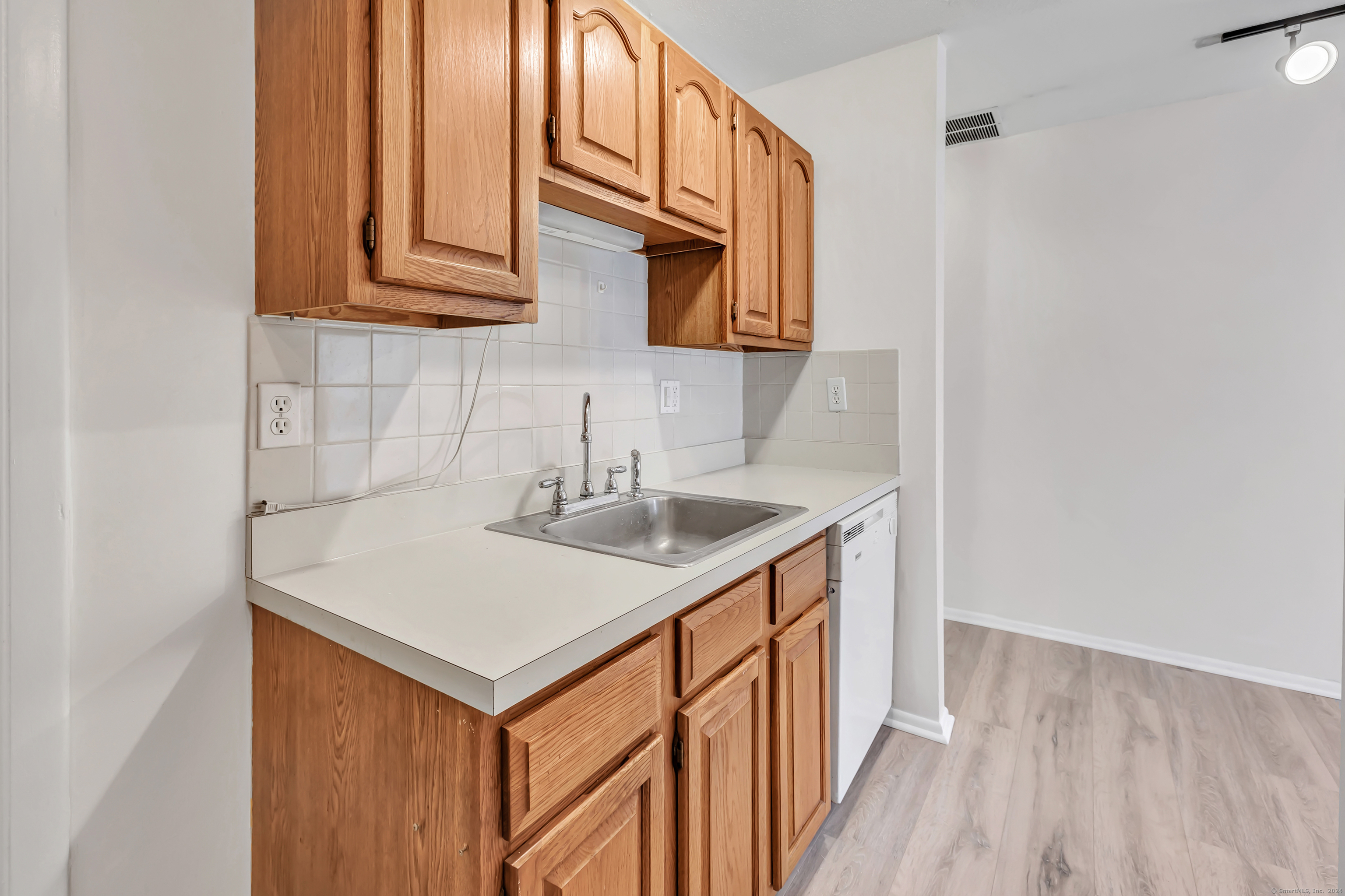 3370 Madison Avenue #10B, Bridgeport, Connecticut image 13