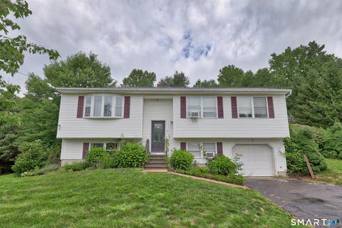 Photo of 21 Applewood Lane, Naugatuck, CT 06770 (MLS # 24195824)