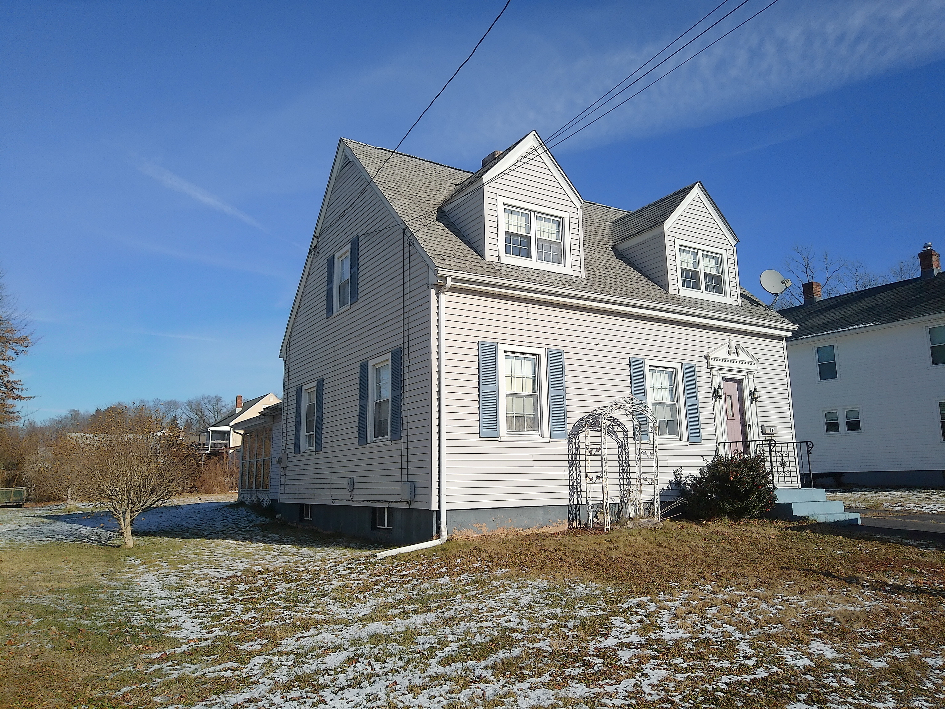 30 Lake Street, Middletown, Connecticut - 3 Bedrooms  
2 Bathrooms  
6 Rooms - 