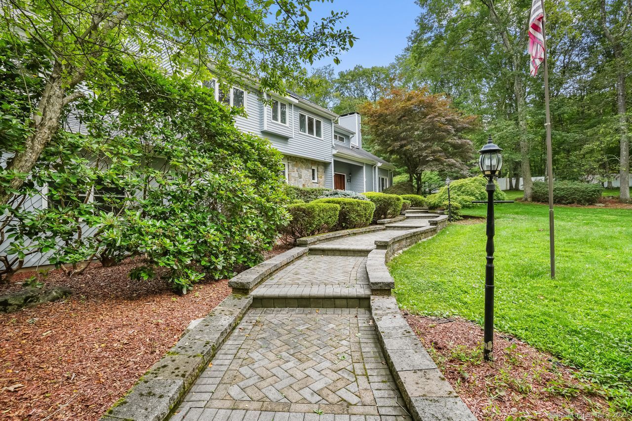 45 Hunting Ridge Road