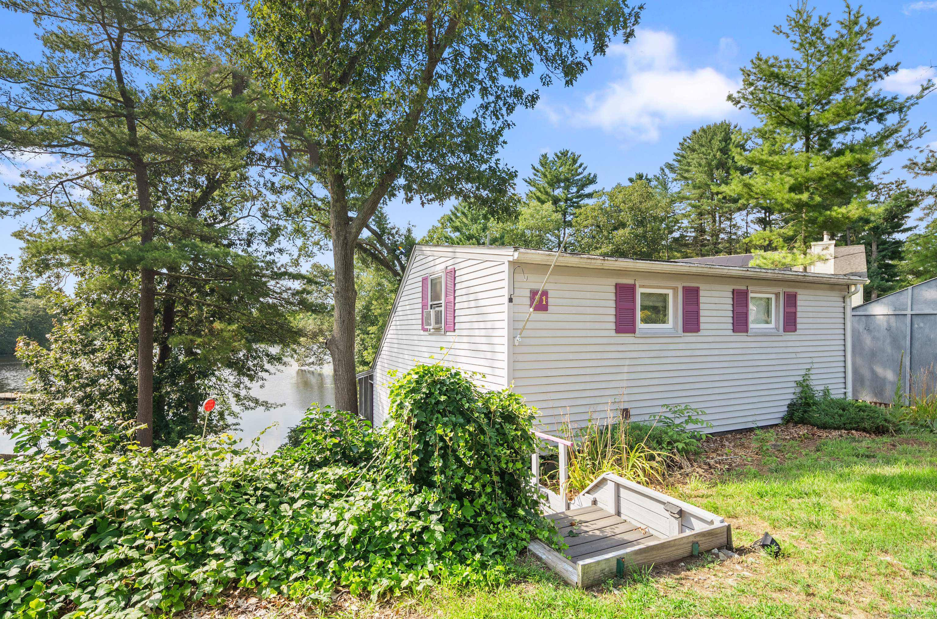 71 Lake Road