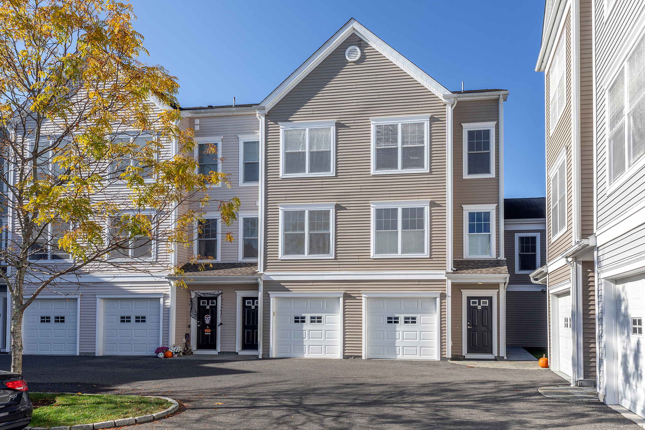 Rental Property at 409 Copper Square Drive 409, Bethel, Connecticut - Bedrooms: 2 
Bathrooms: 3 
Rooms: 6  - $3,500 MO.