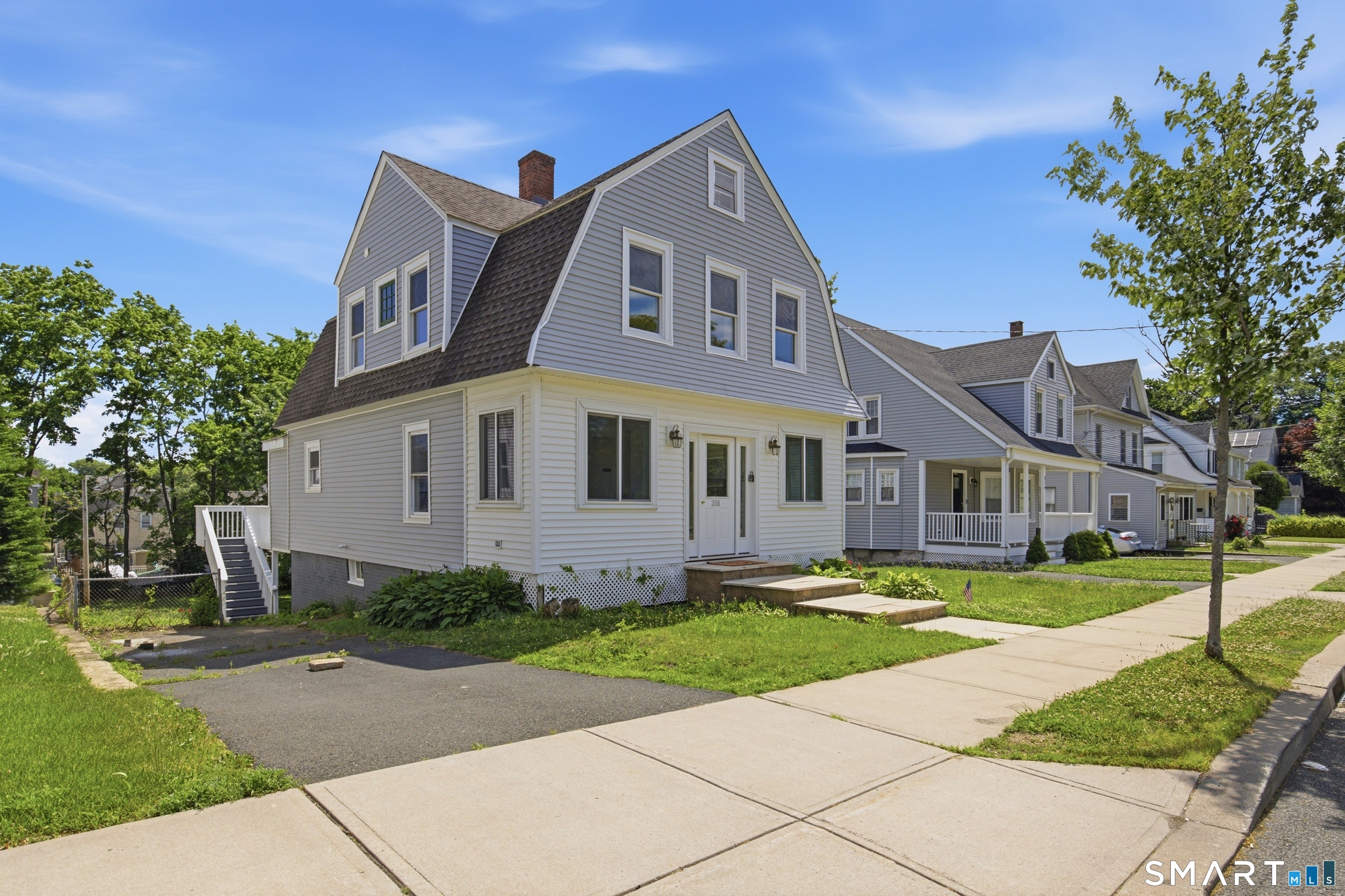 208 Hart Street