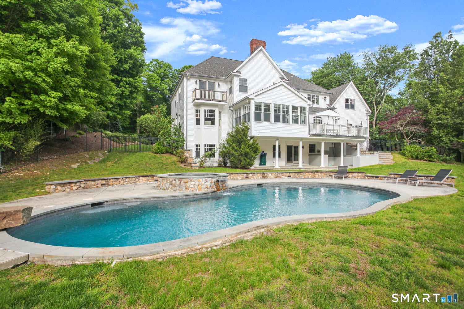 246 E Middle Patent Road