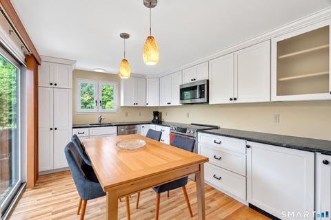 Tiny photo for 12 River Colony #12, Guilford, CT 06437 (MLS # 24198433)