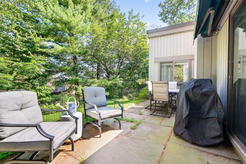 Tiny photo for 401 Heritage Village #B, Southbury, CT 06488 (MLS # 24137045)