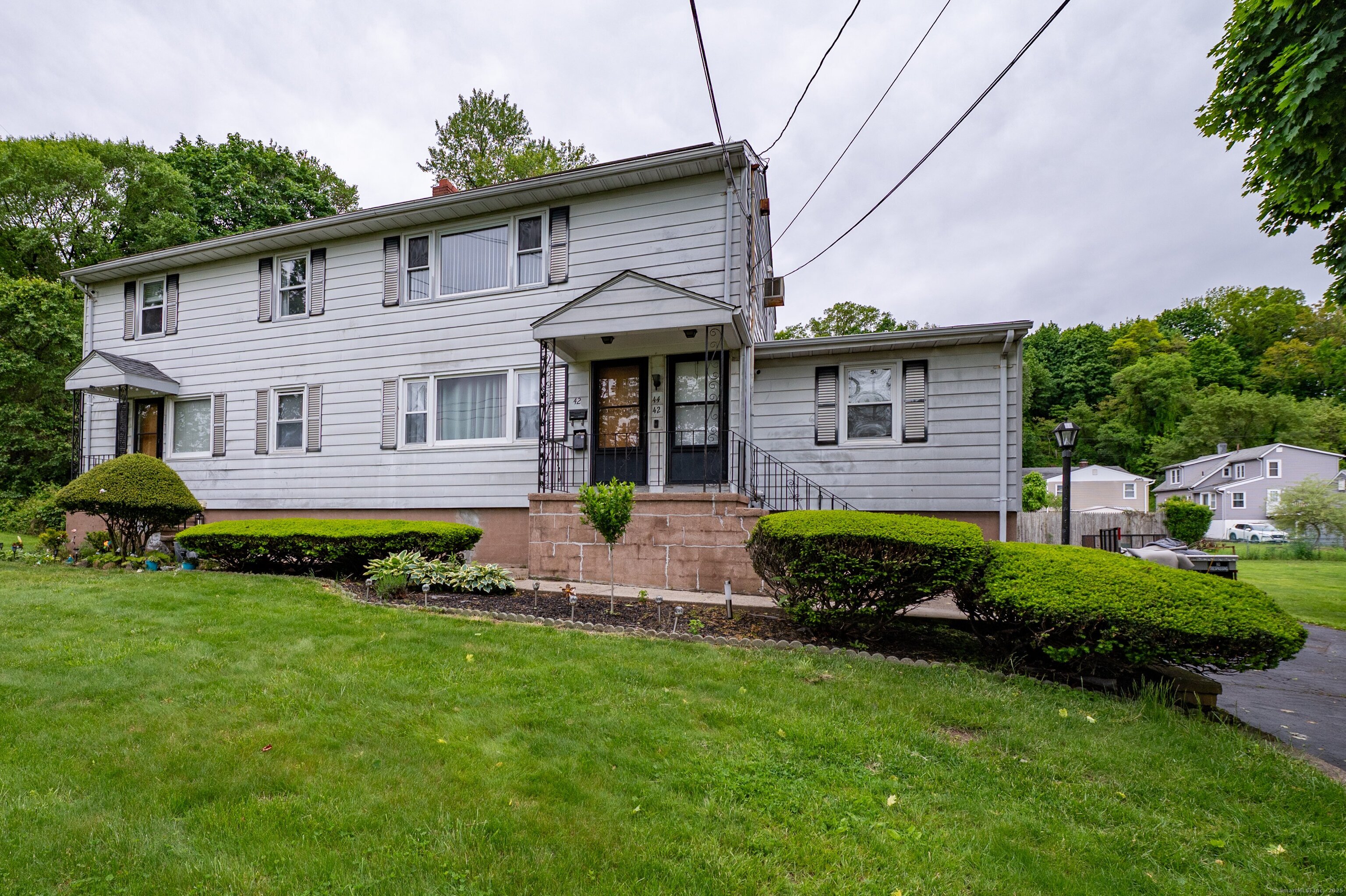 Property for Sale at Milton Street, New Haven, Connecticut - Bedrooms: 6 
Bathrooms: 3 
Rooms: 14  - $455,000