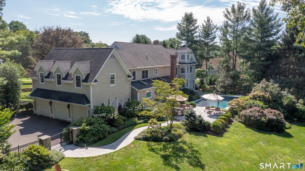 Photo of 110 Queens Grant Drive, Fairfield, CT 06824 (MLS # 24149979)