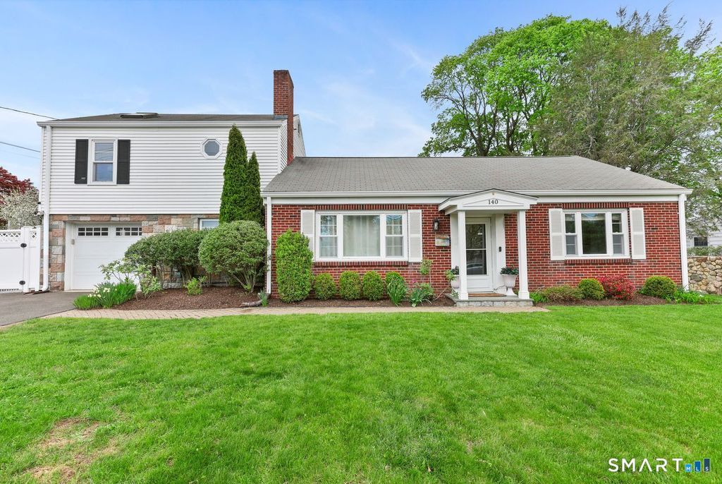 Photo of 140 Courtland Avenue, Stamford, CT 06902 (MLS # 24169148)