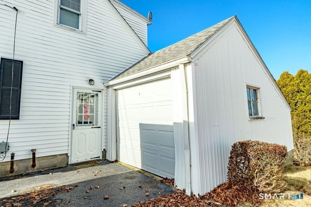 Photo of 72 S 4th Avenue, Norwich, CT 06380 (MLS # 24146471)