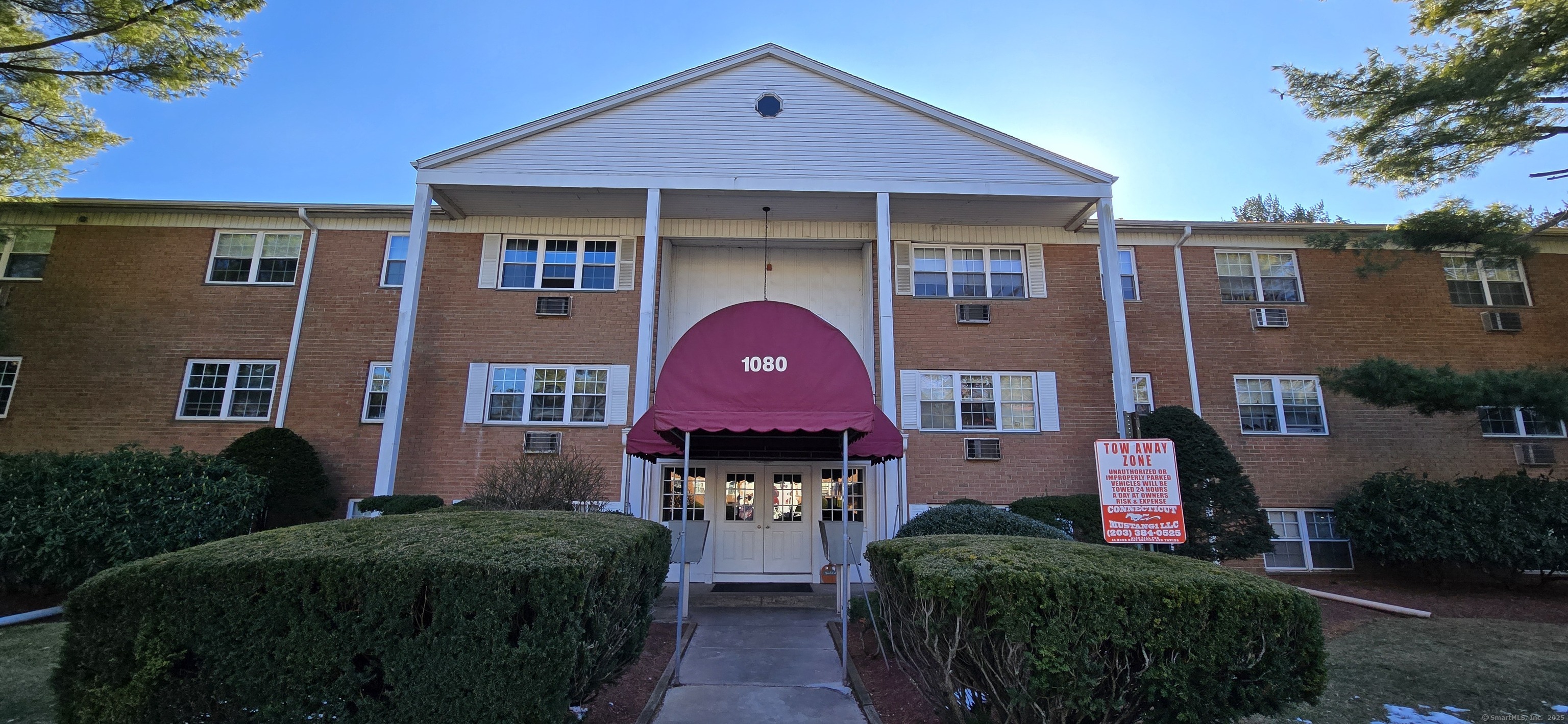 New Haven Avenue Apt 100, Milford, Connecticut - 1 Bedrooms  
1 Bathrooms  
3 Rooms - 