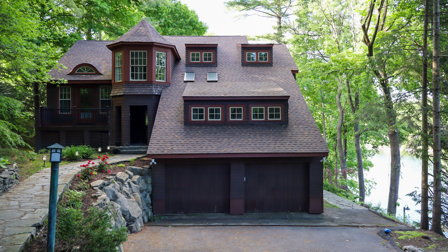 Greenwood Road, New Milford, Connecticut - 4 Bedrooms  
4 Bathrooms  
15 Rooms - 