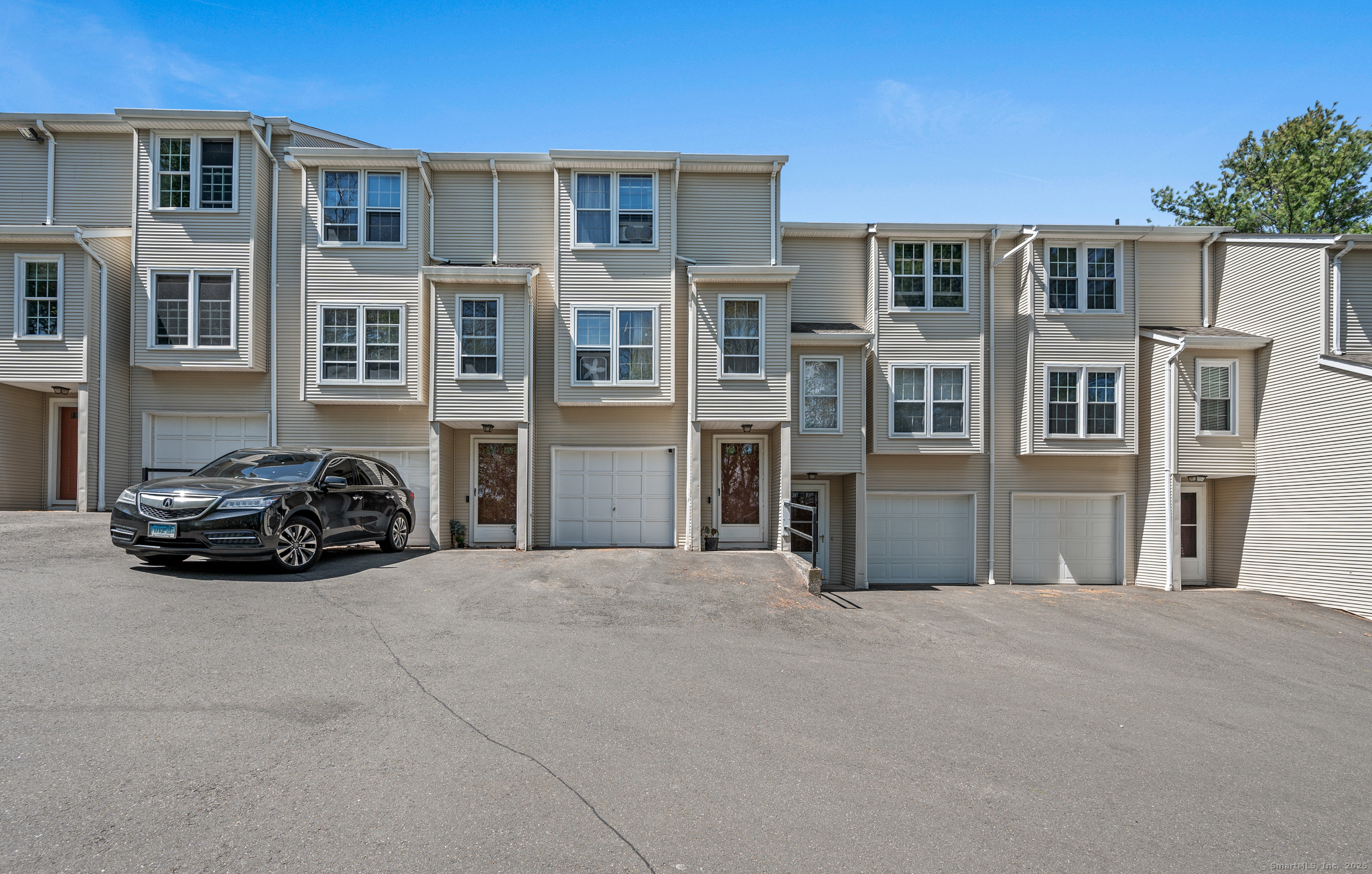 Property for Sale at Deerwood Lane 8, Waterbury, Connecticut - Bedrooms: 2 
Bathrooms: 2 
Rooms: 4  - $199,900