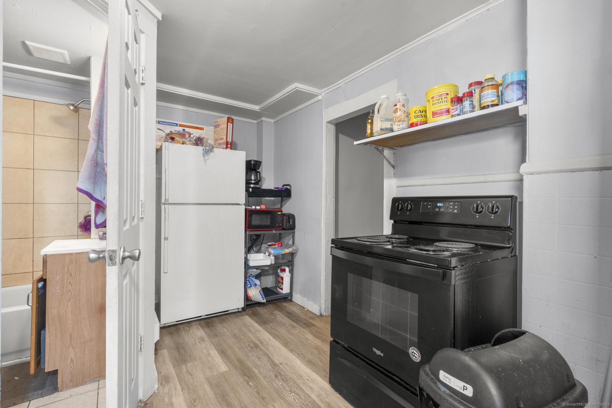 Bristol, Connecticut 06010, United States, 7 Bedrooms Bedrooms, ,4 BathroomsBathrooms,Residential,Active,219856