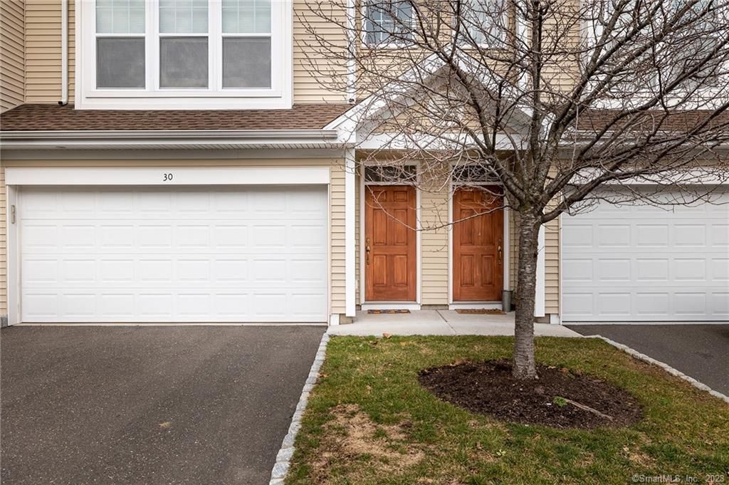 Photo of 30 Caldwell Terrace #30, Danbury, CT 06810 (MLS # 24149879)