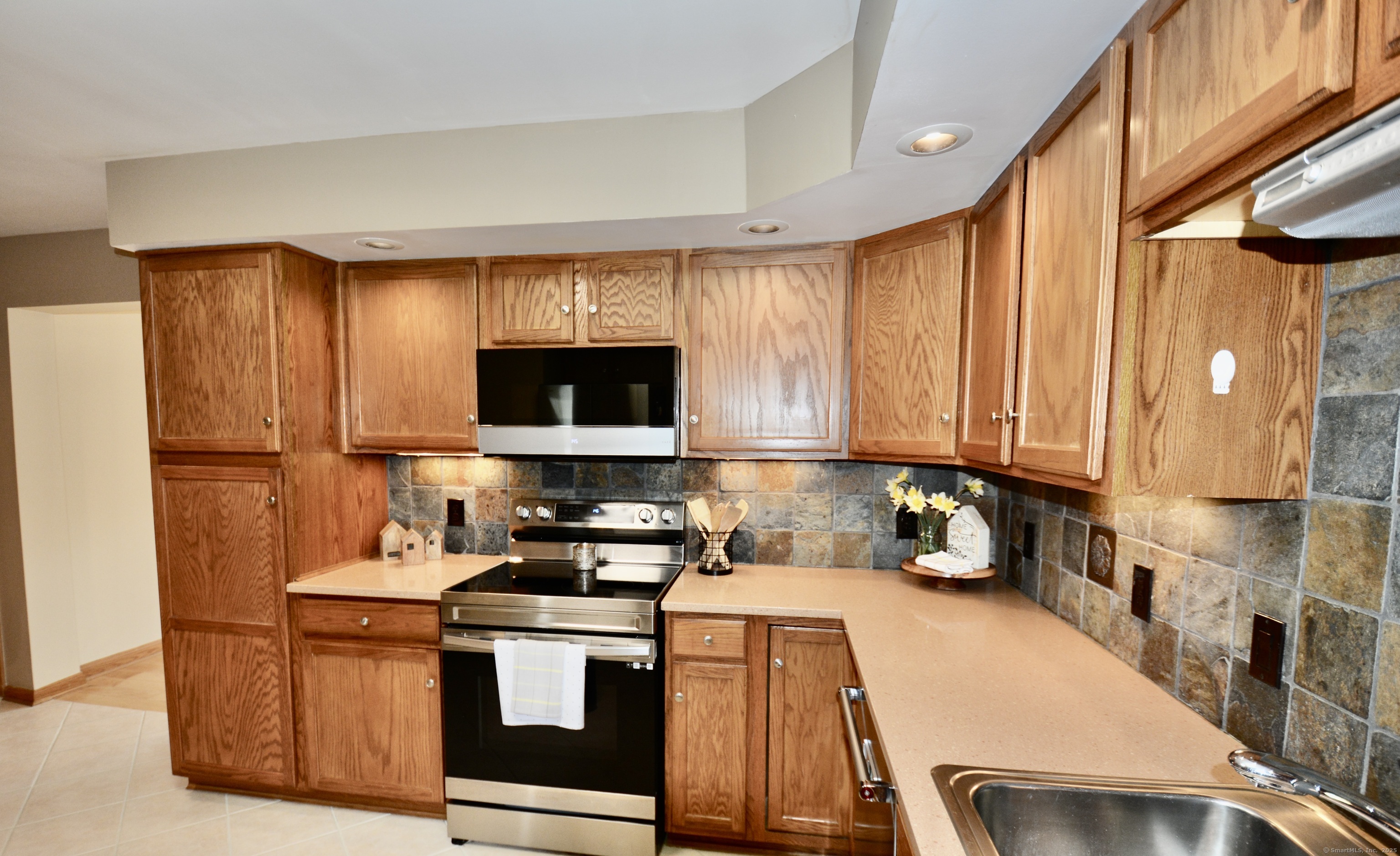 306 Salem Turnpike #15, Norwich, Connecticut image 4