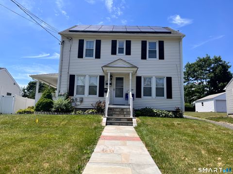 Photo of 20 Laurel Street, Danbury, CT 06810 (MLS # 24181956)
