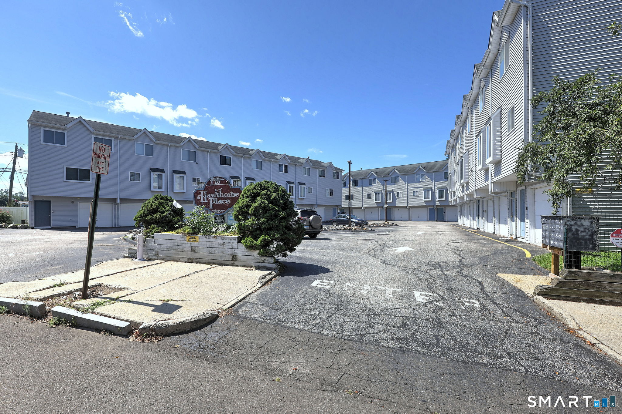 10 Hawthorne Avenue 12