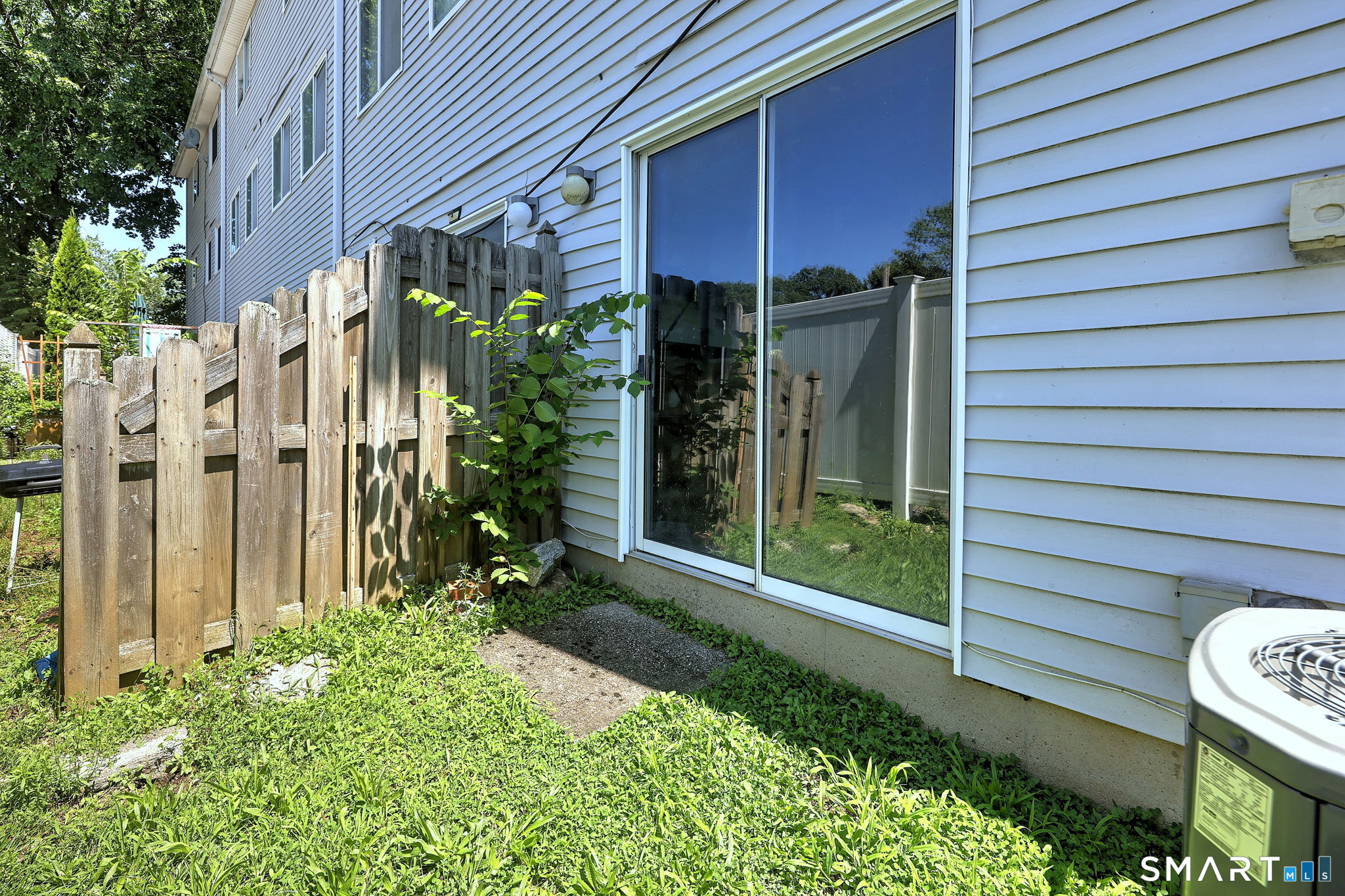 10 Hawthorne Avenue 12