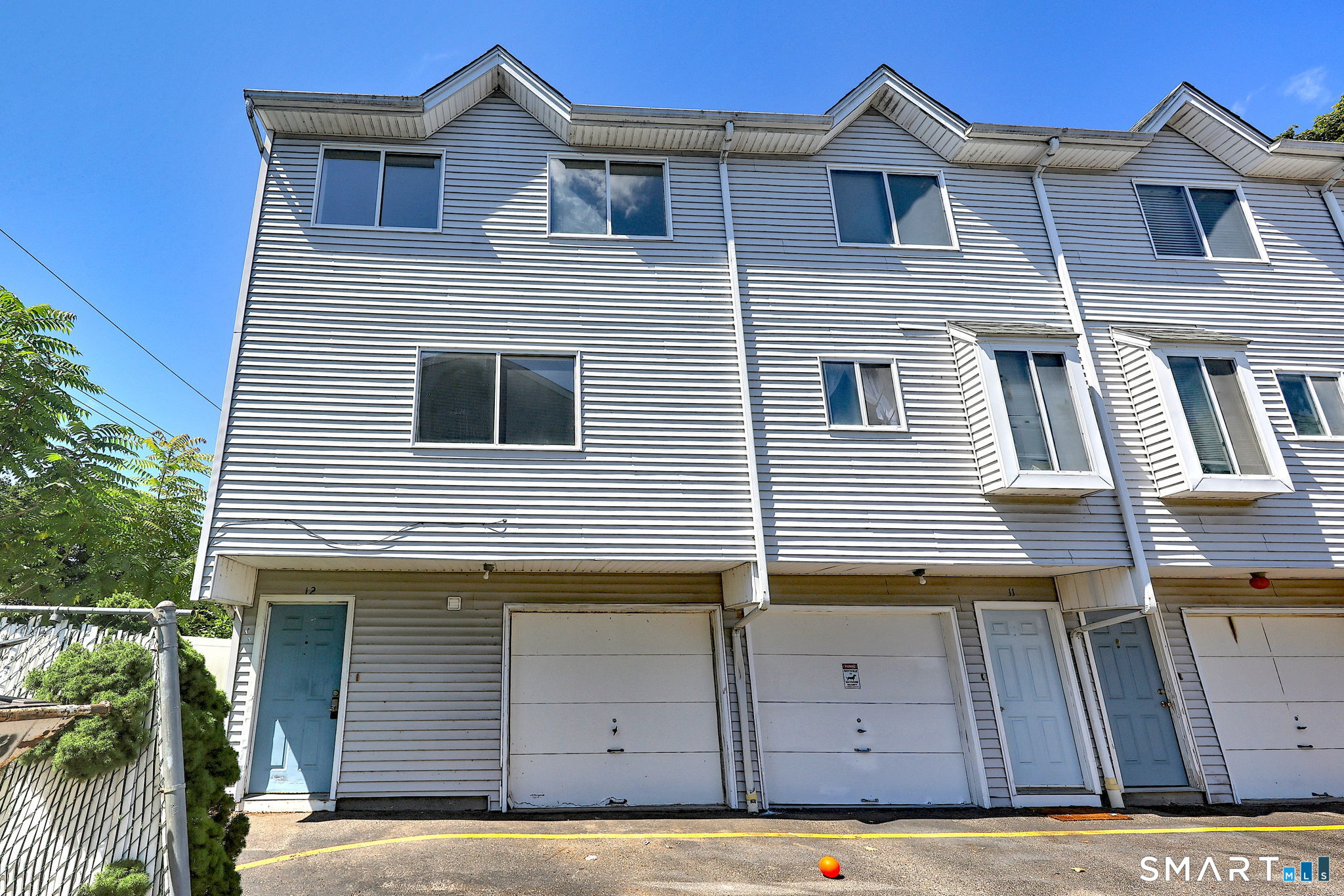10 Hawthorne Avenue 12