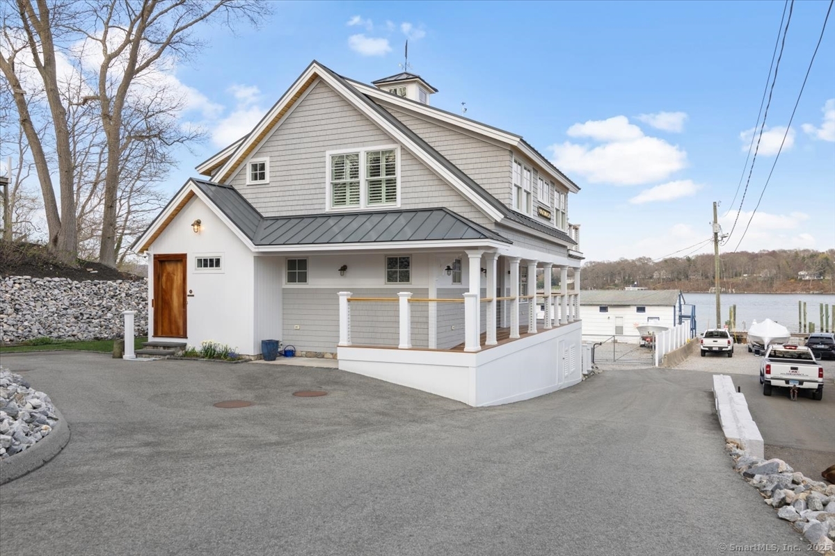 18 Riverside Avenue