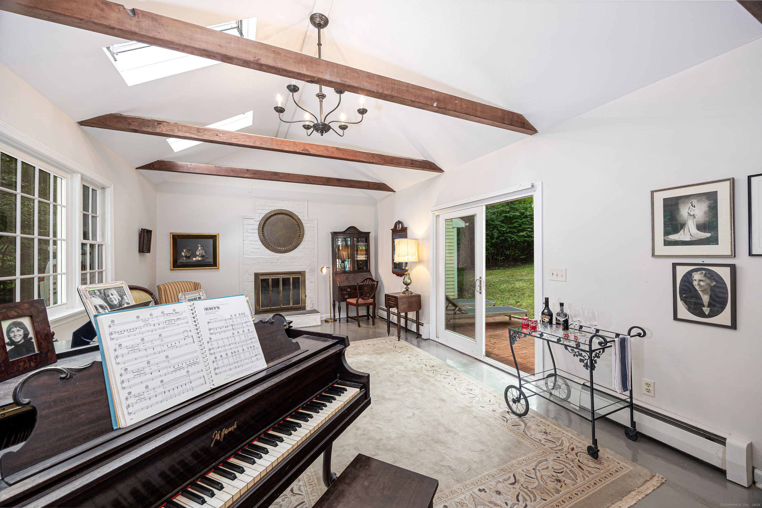 1 Graystone Lane