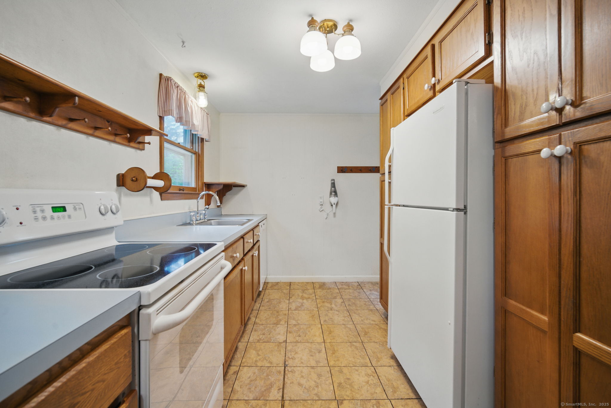 Rocky Hill, Connecticut 06067, United States, 2 Bedrooms Bedrooms, ,1 BathroomBathrooms,Residential,Active,149652