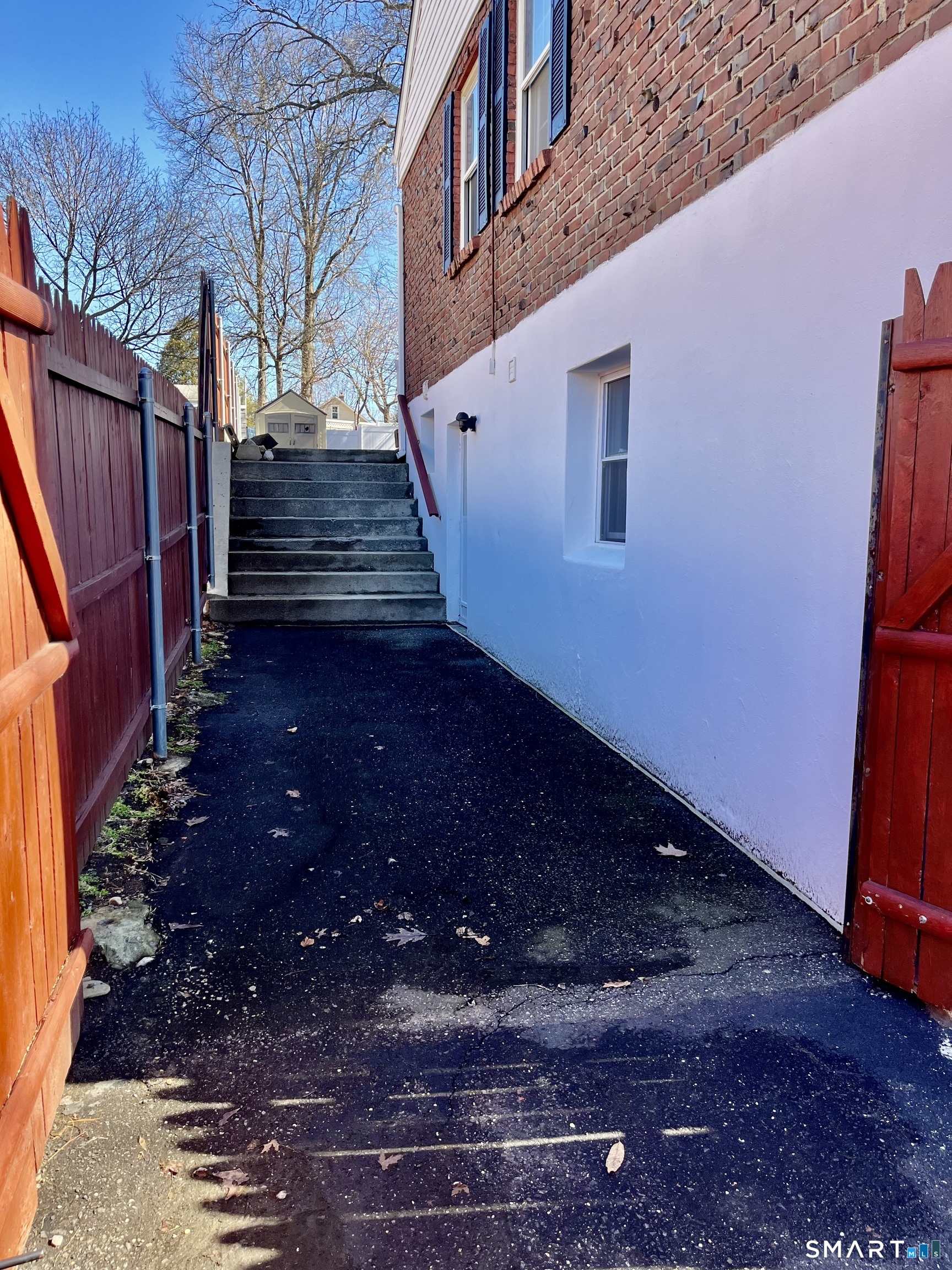 657 Naugatuck Avenue