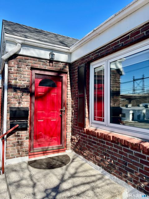 657 Naugatuck Avenue Milford CT 06461