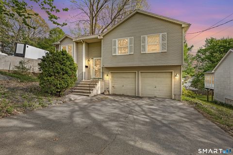 Photo of 34 Fairlawn Street, Bristol, CT 06010 (MLS # 24171815)