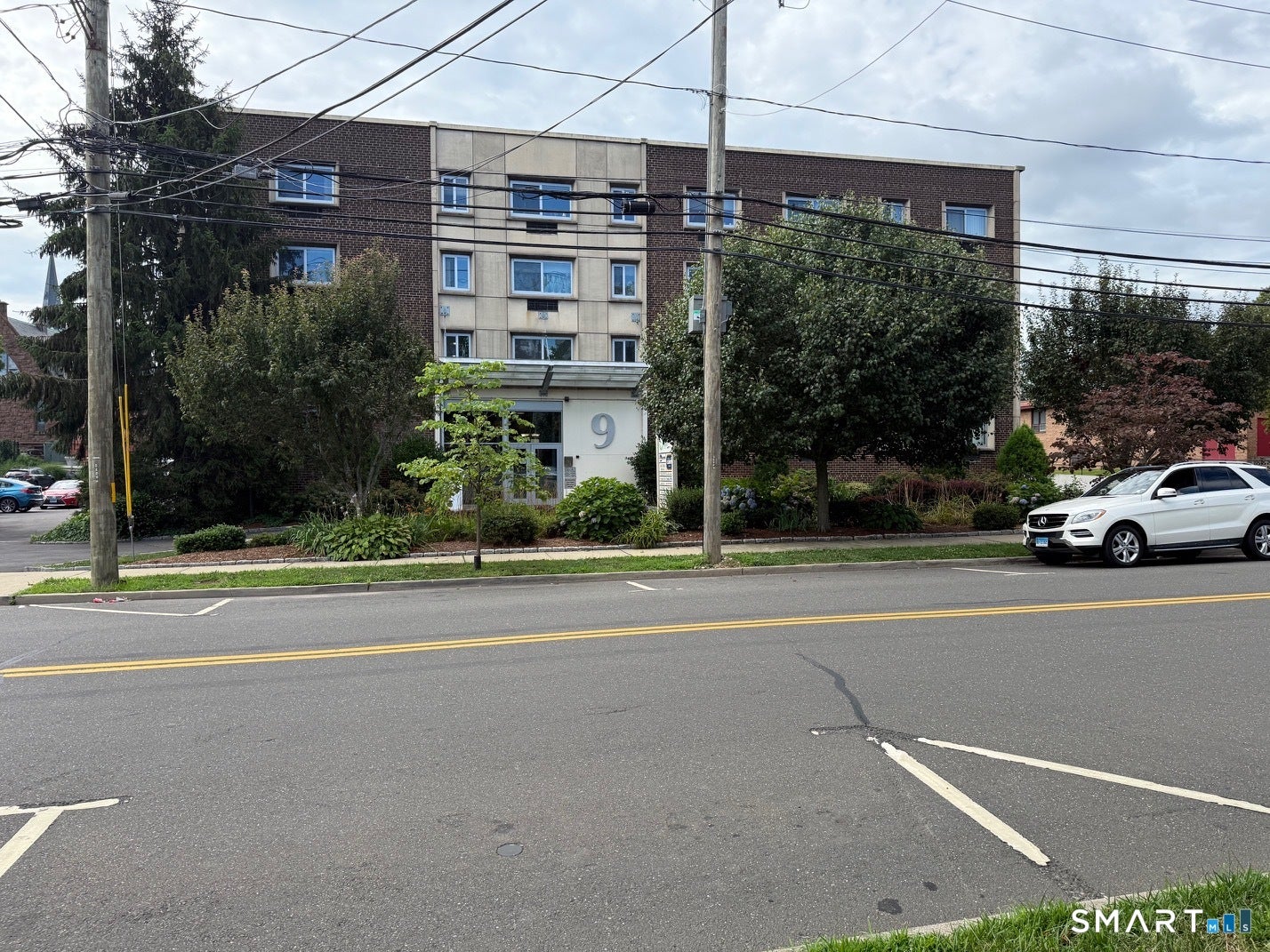 9 Mott Avenue 305