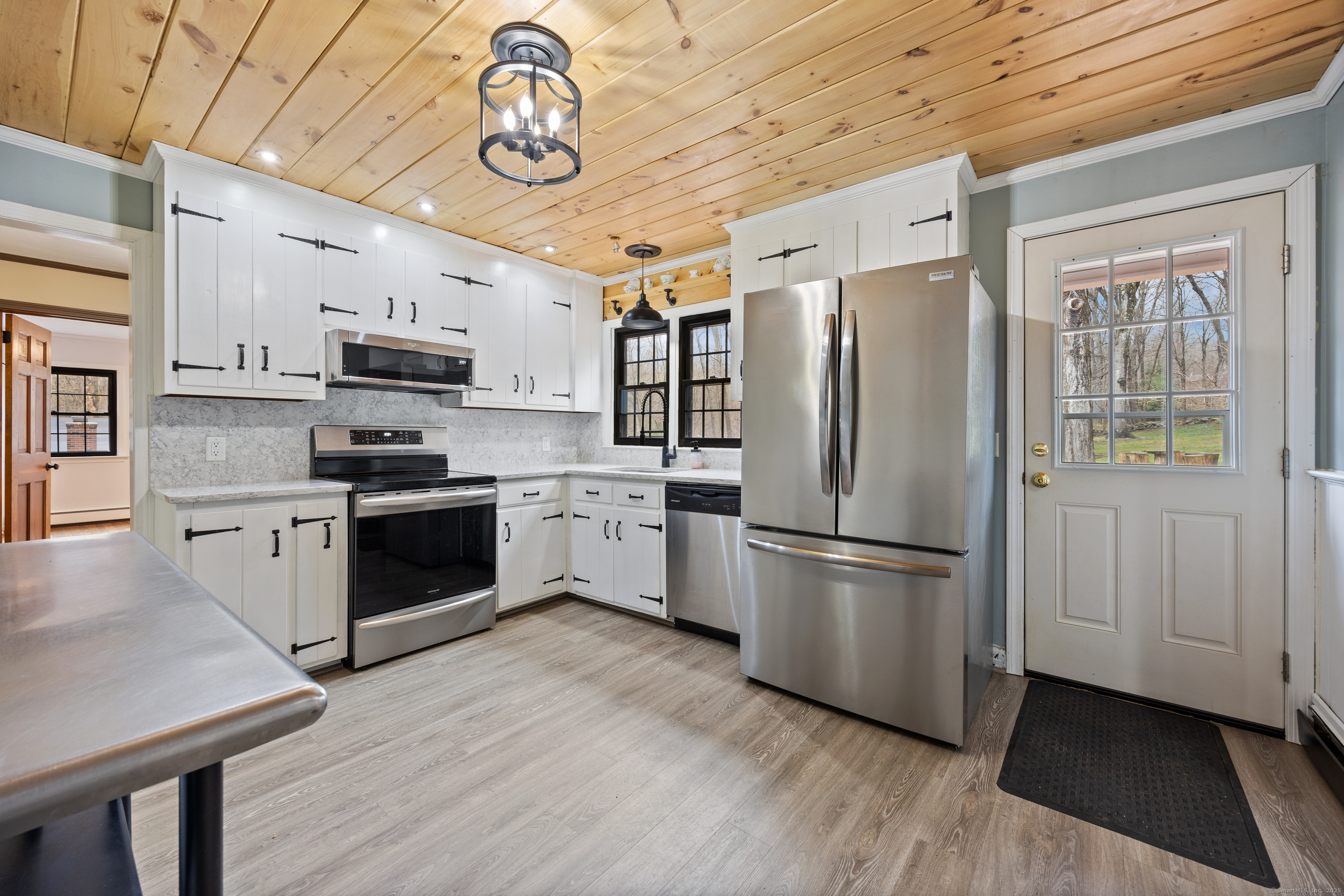 390 W High Street, East Hampton, Connecticut image 4
