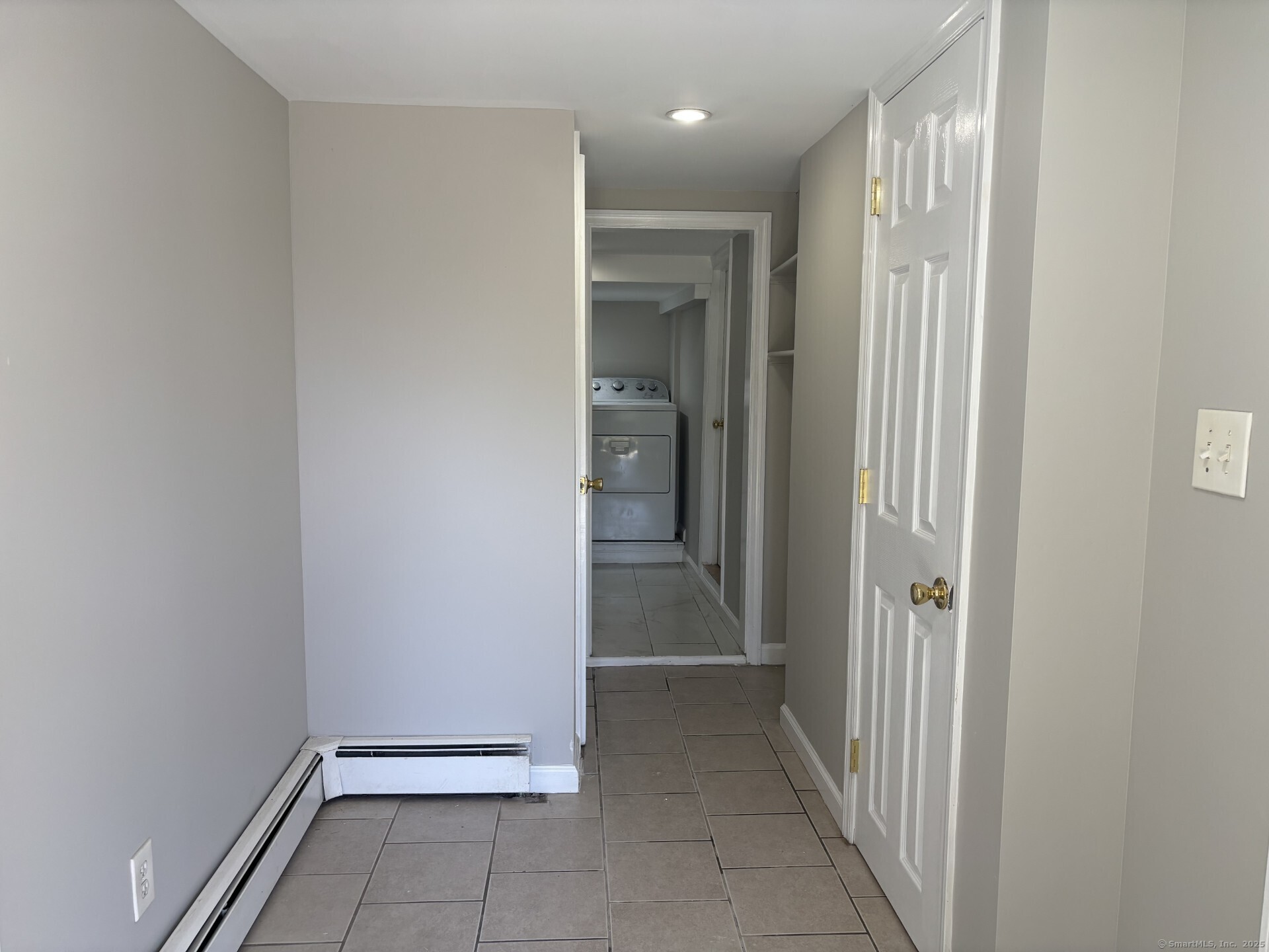 Greenwich, Connecticut 06831, United States, 2 Bedrooms Bedrooms, ,1 BathroomBathrooms,Residential,Active,187174