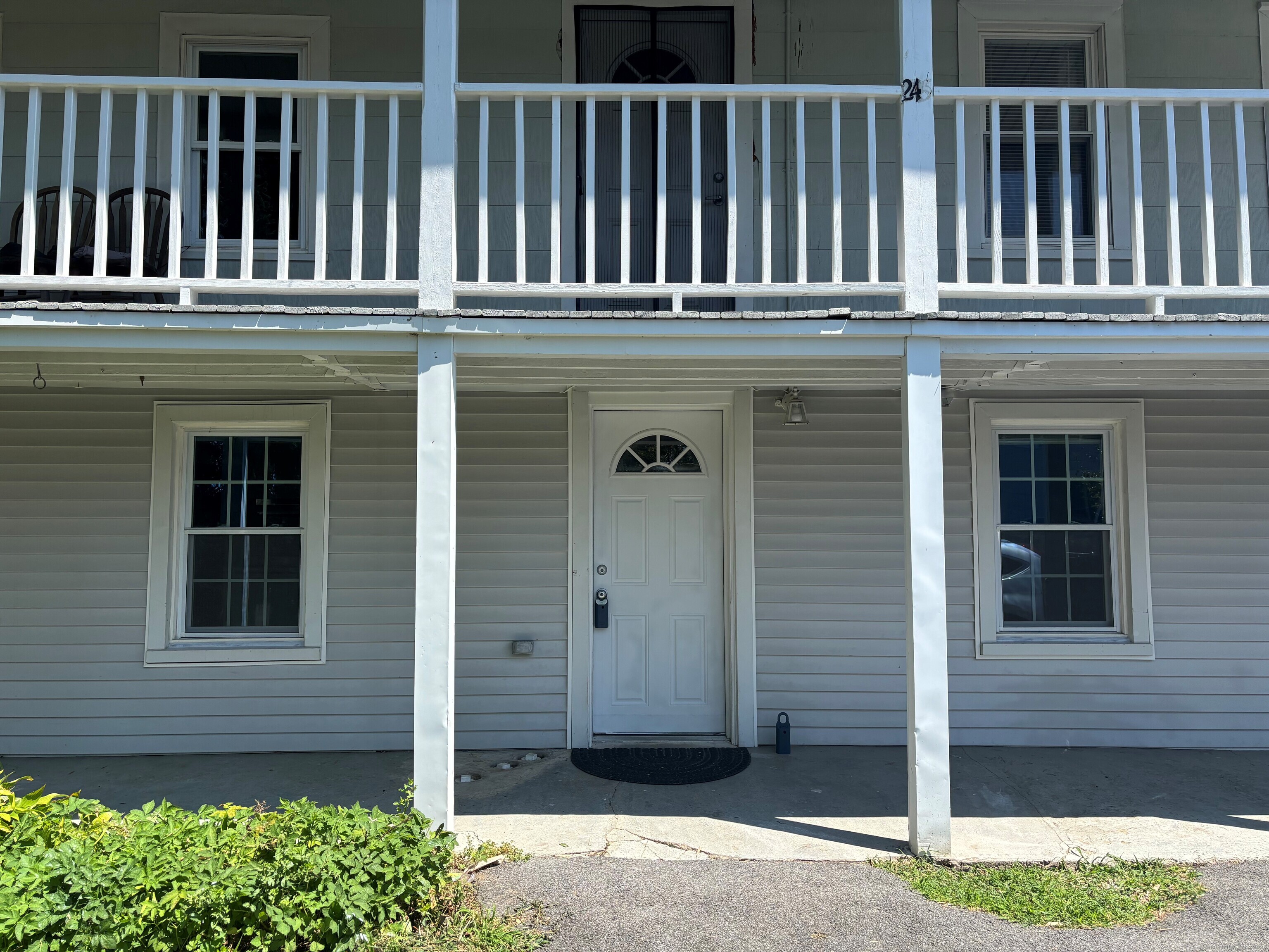 Greenwich, Connecticut 06831, United States, 2 Bedrooms Bedrooms, ,1 BathroomBathrooms,Residential,Active,187174