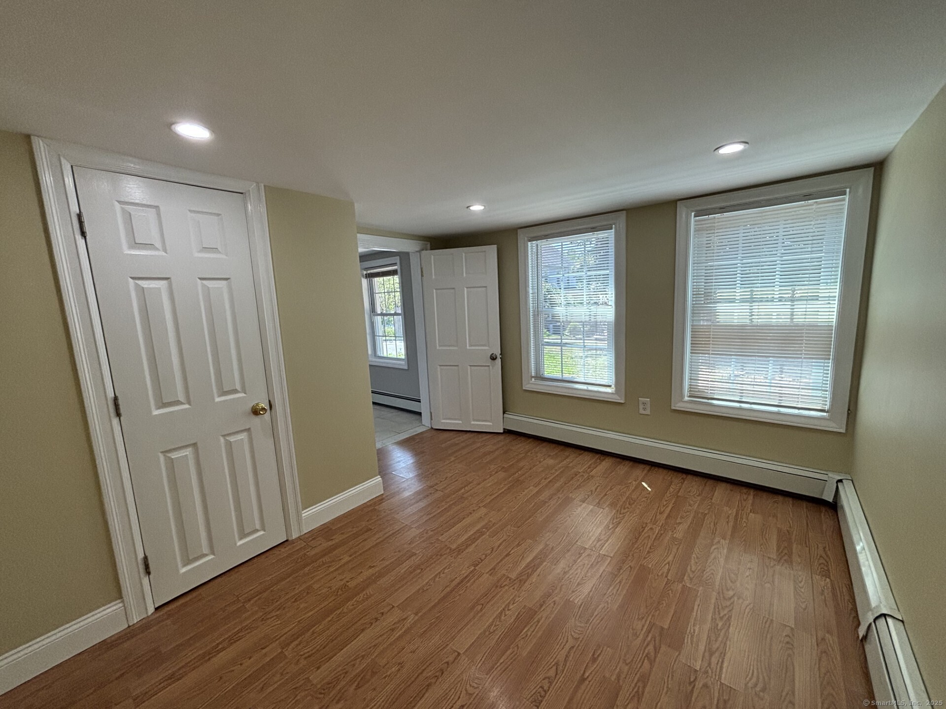 Greenwich, Connecticut 06831, United States, 2 Bedrooms Bedrooms, ,1 BathroomBathrooms,Residential,Active,187174