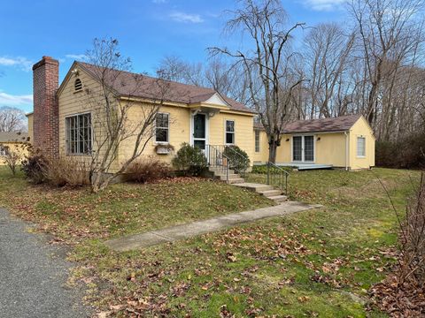 69 River Street Guilford CT 06437